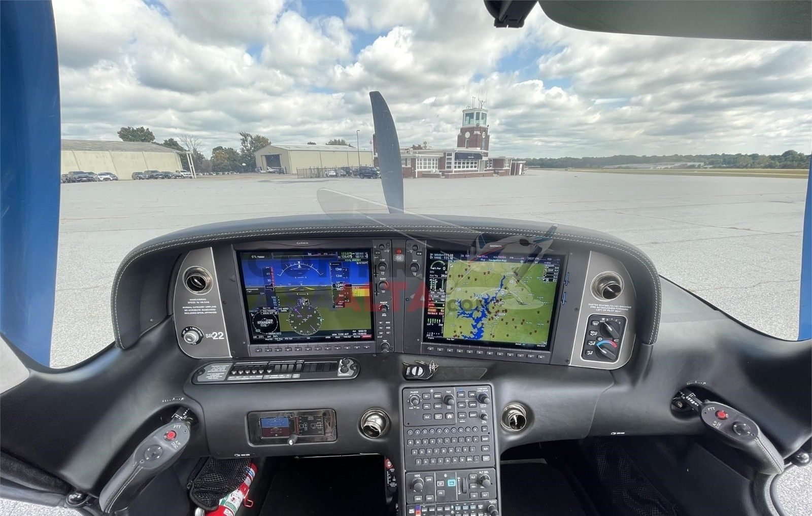 CIRRUS SR22 PLATINUM 2017 CIRRUS SR22 PLATINUM 2017
