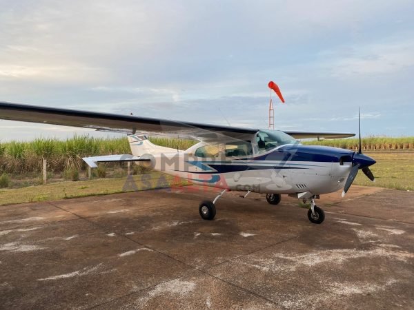 CESSNA 210M 1977