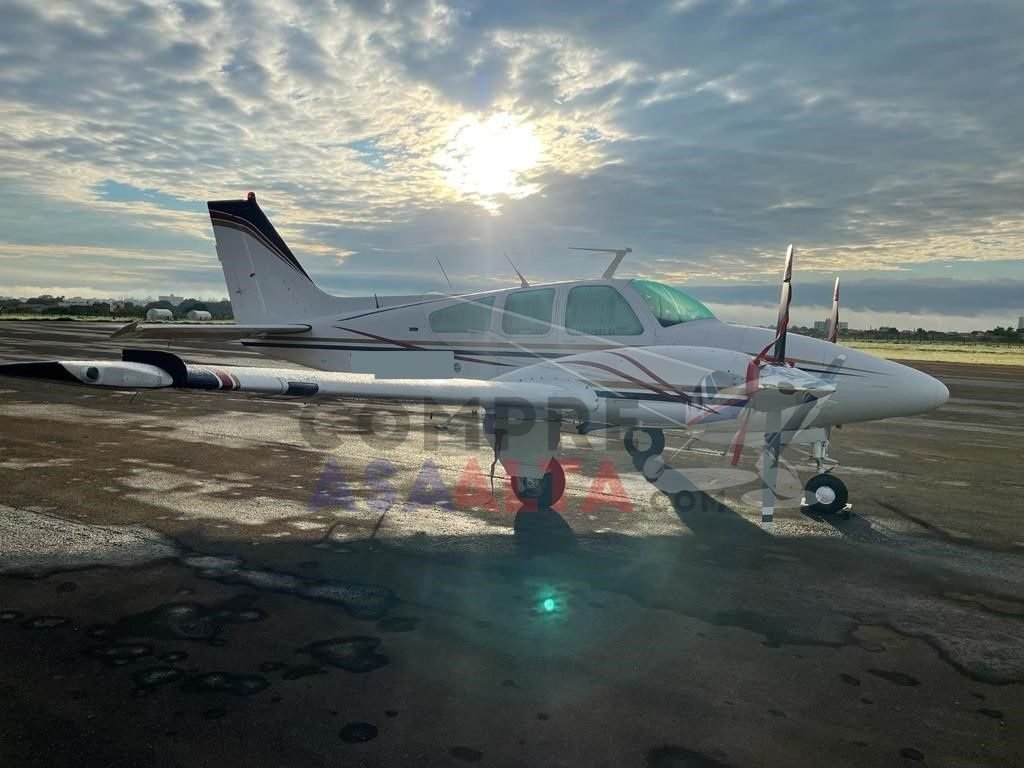 BEECHCRAFT BARON B55 1974 BEECHCRAFT BARON B55 1974