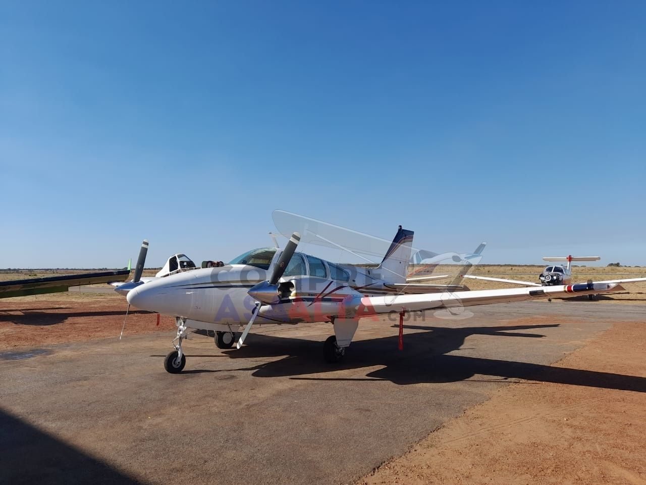 BEECHCRAFT BARON B55 1974 BEECHCRAFT BARON B55 1974