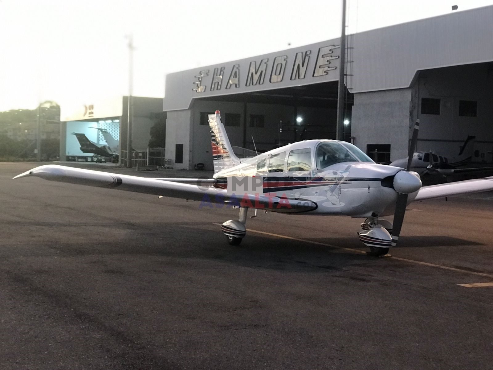 PIPER CHEROKEE 180 1974 PIPER CHEROKEE 180 1974