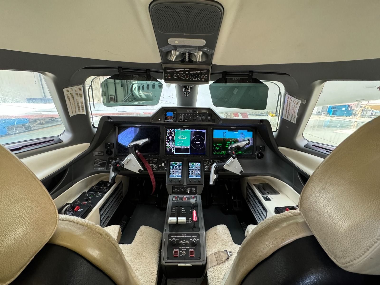 EMBRAER PHENOM 300 2016