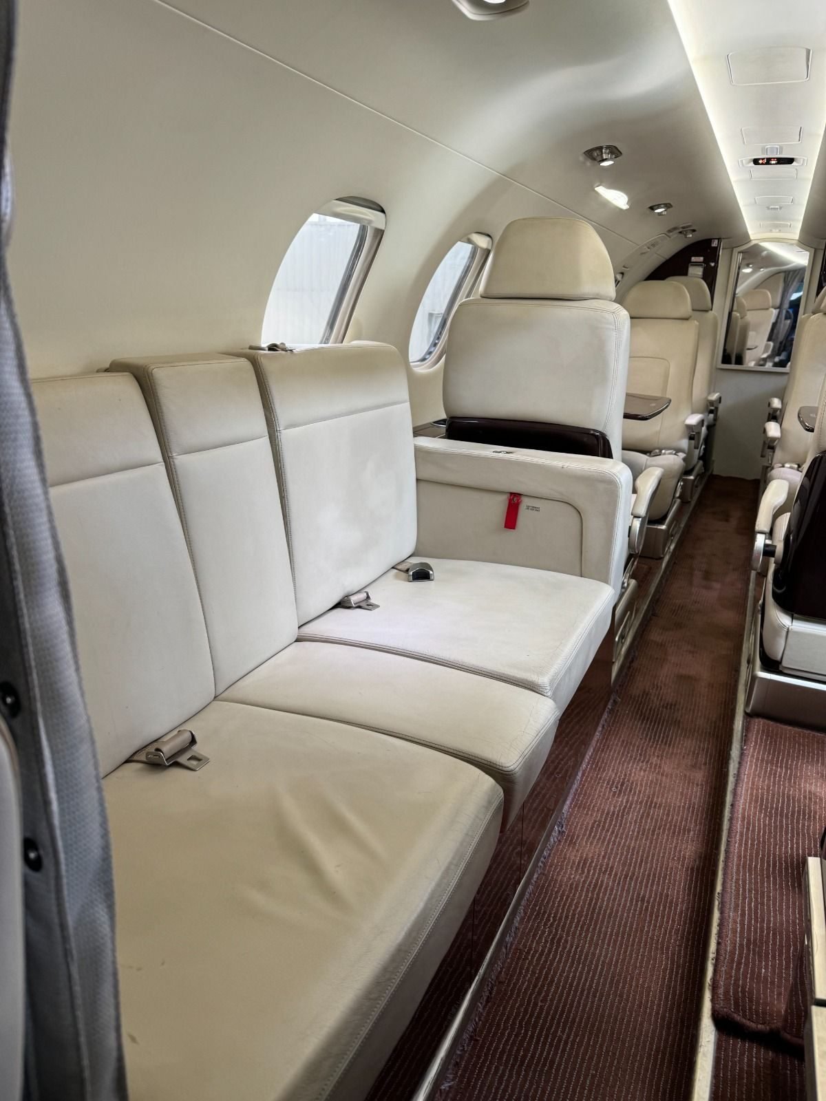 EMBRAER PHENOM 300 2016