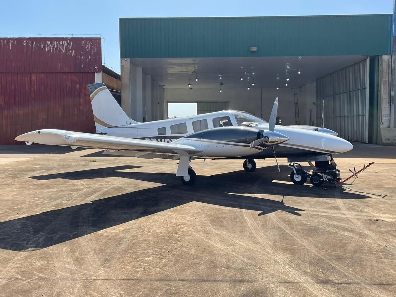NEIVA/PIPER EMB-810D SENECA III 1994 NEIVA/PIPER EMB-810D SENECA III 1994
