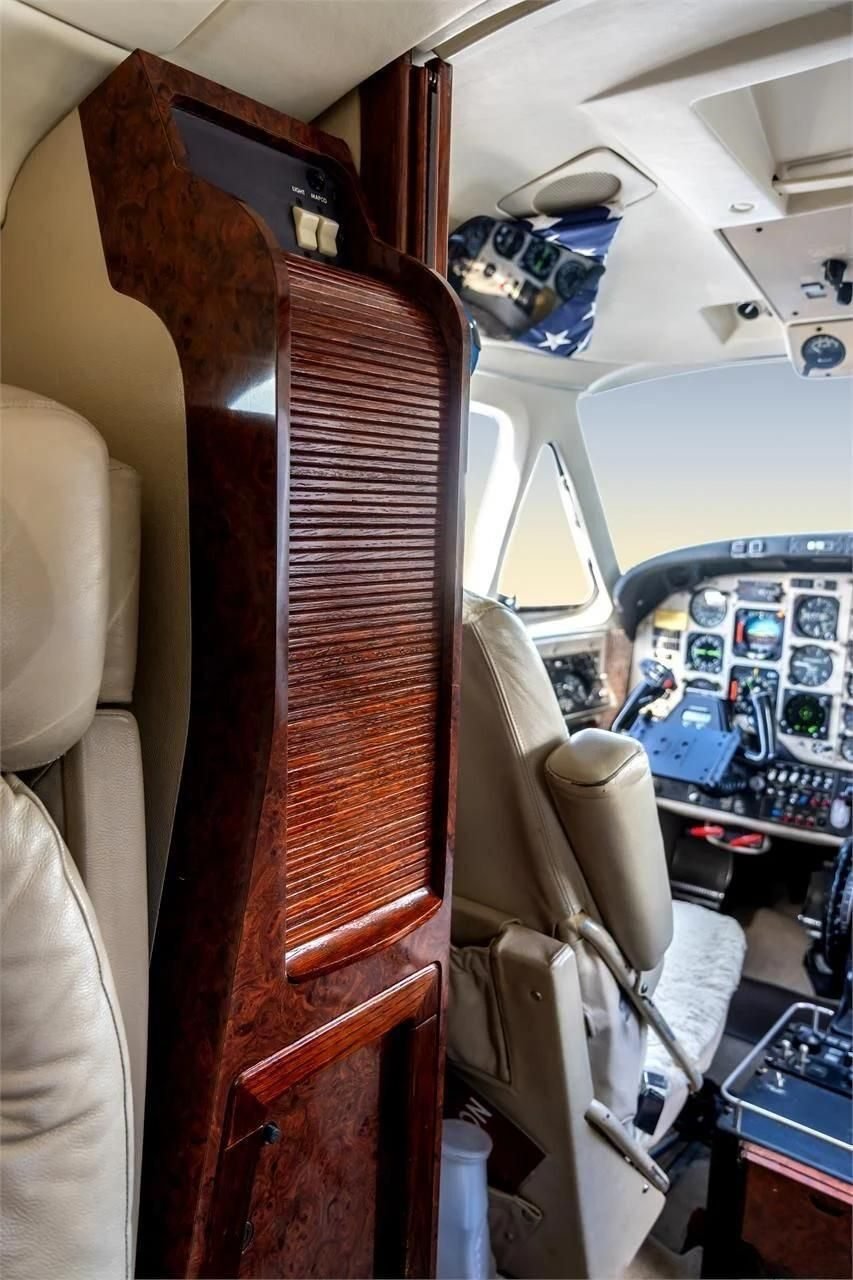 BEECHCRAFT KING AIR B200 1981 BEECHCRAFT KING AIR B200 1981