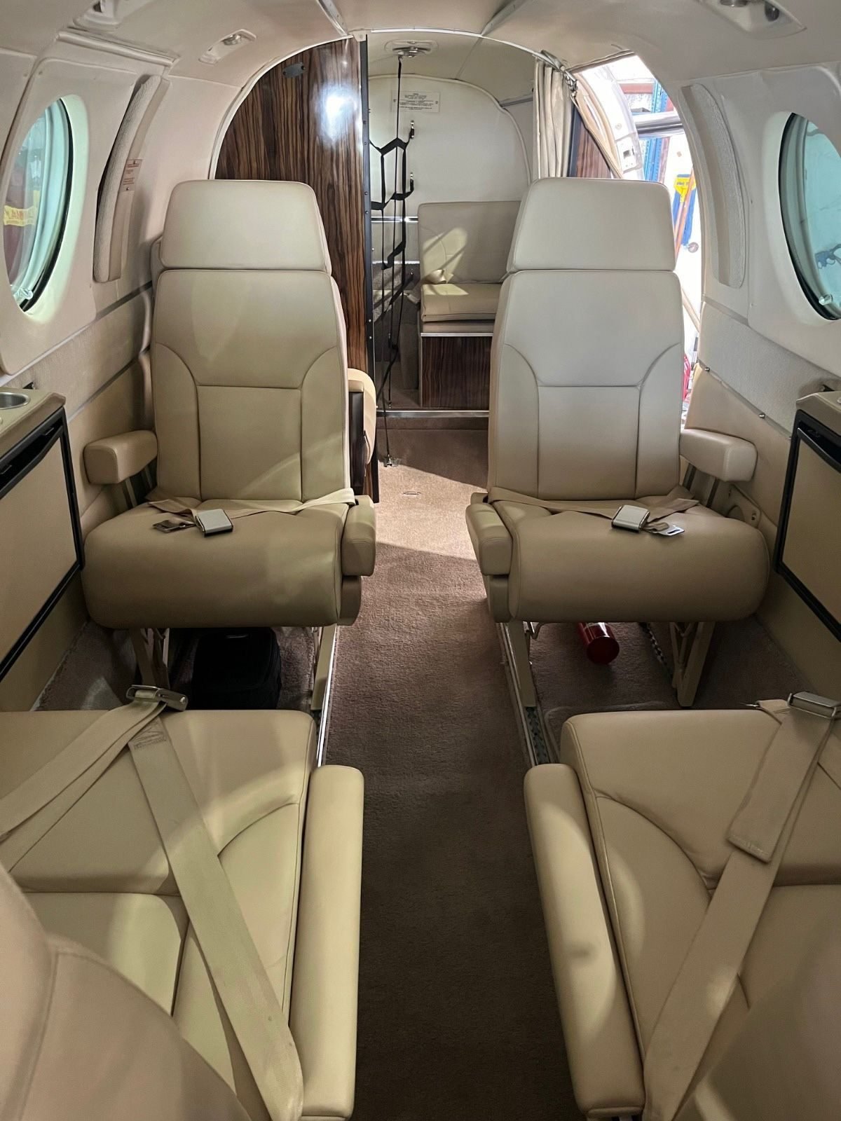 BEECHCRAFT KING AIR E90 1972 BEECHCRAFT KING AIR E90 1972