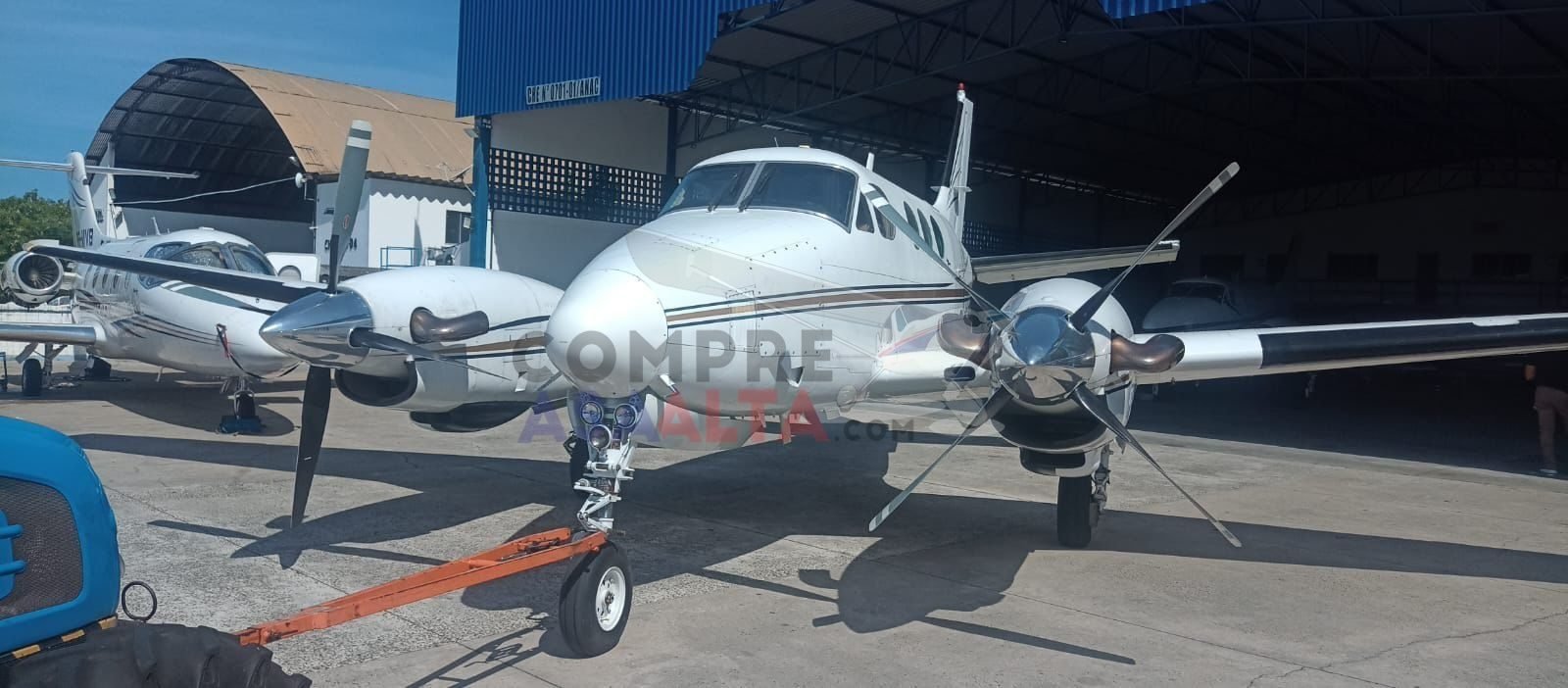 BEECHCRAFT KING AIR E90 1972