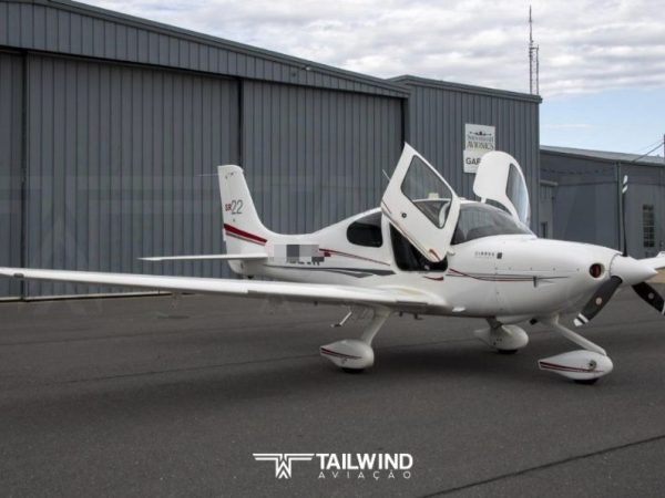 CIRRUS SR22 2012