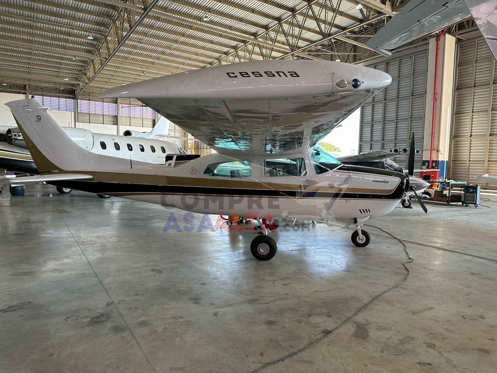CESSNA 210M 1977 CESSNA 210M 1977