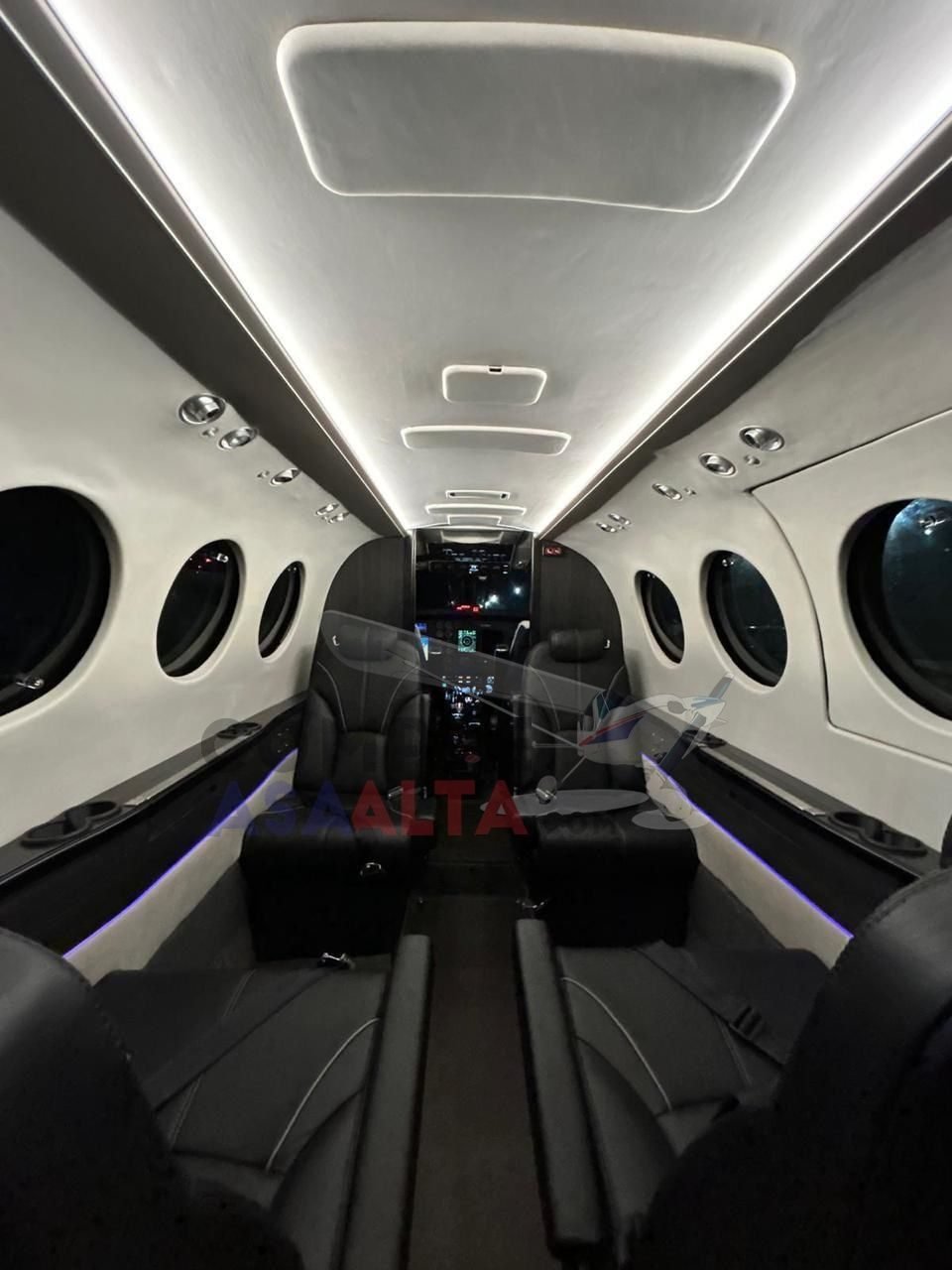 BEECHCRAFT KING AIR C90XP 1985 BEECHCRAFT KING AIR C90XP 1985