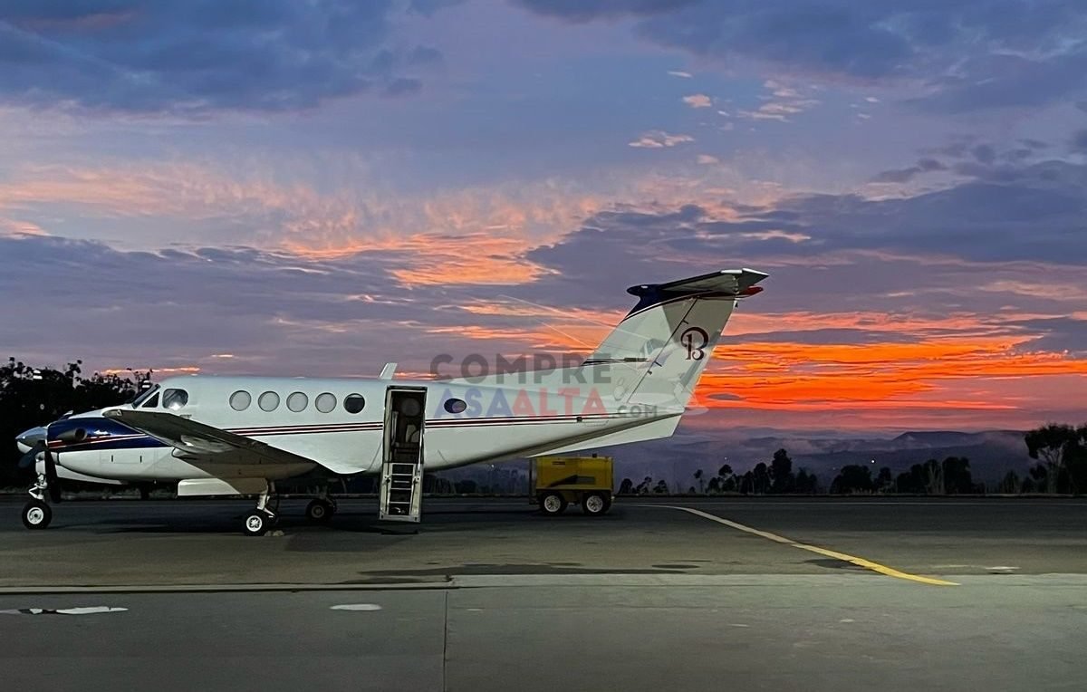 BEECHCRAFT KING AIR B200 2000