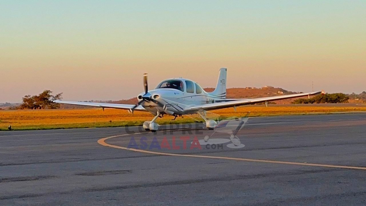 CIRRUS SR20 COMPASS 2013 CIRRUS SR20 COMPASS 2013