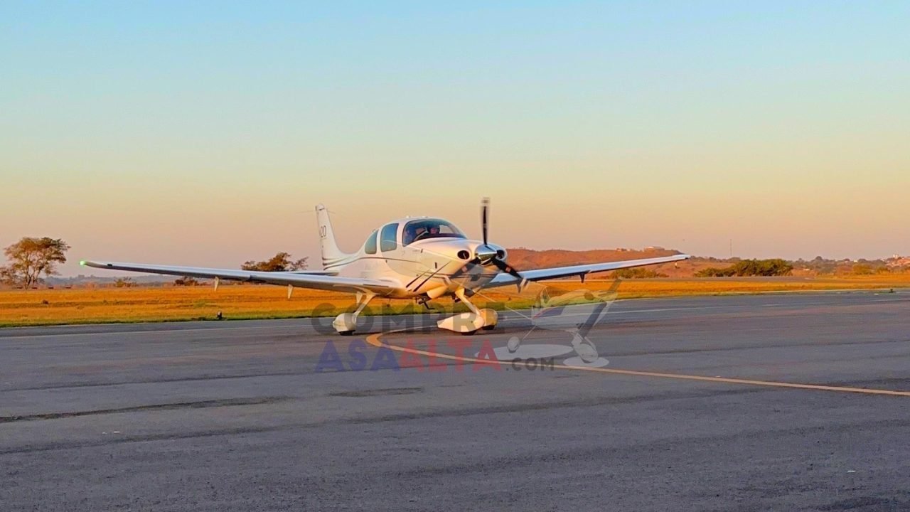 CIRRUS SR20 COMPASS 2013 CIRRUS SR20 COMPASS 2013