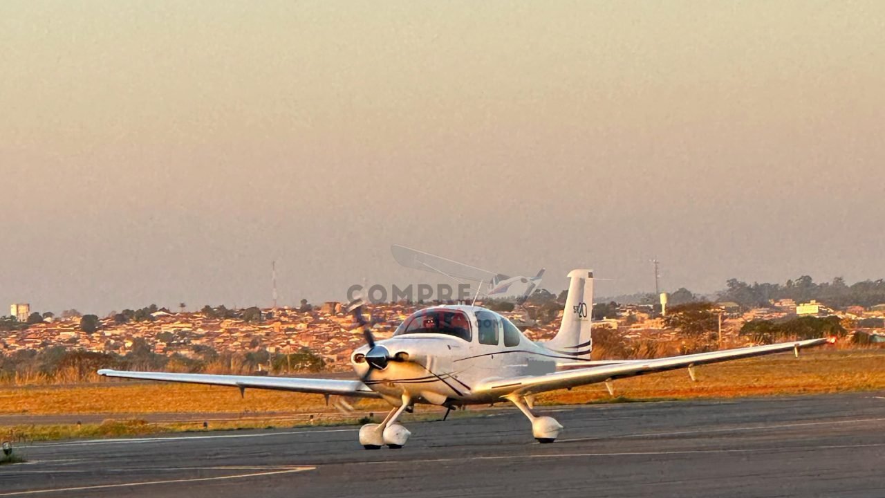 CIRRUS SR20 COMPASS 2013 CIRRUS SR20 COMPASS 2013